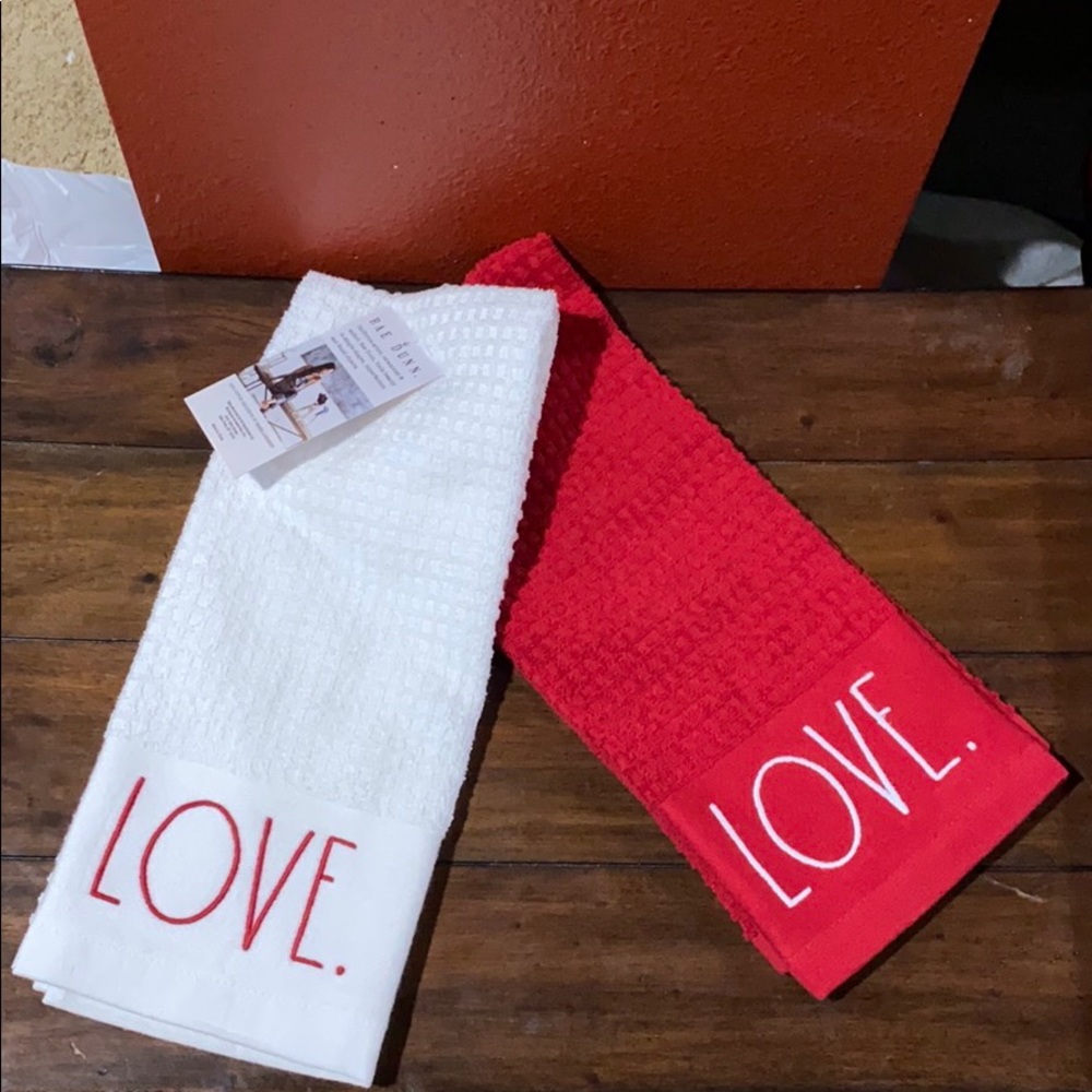 NWT Rae Dunn set of 2 Love kitchen towels